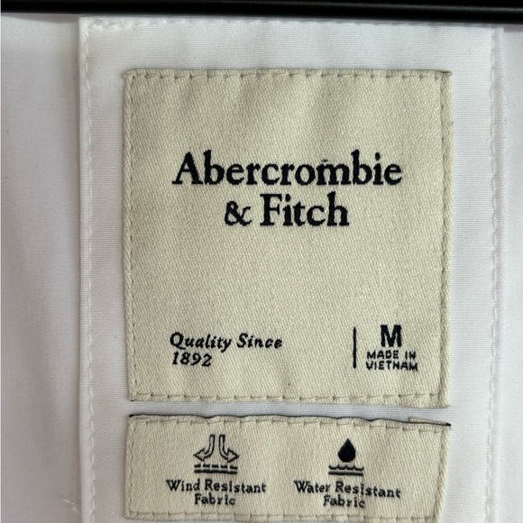 Abercrombie & Fitch Women’s White Hooded zip front Jacket water resistant Medium - Picture 6 of 8